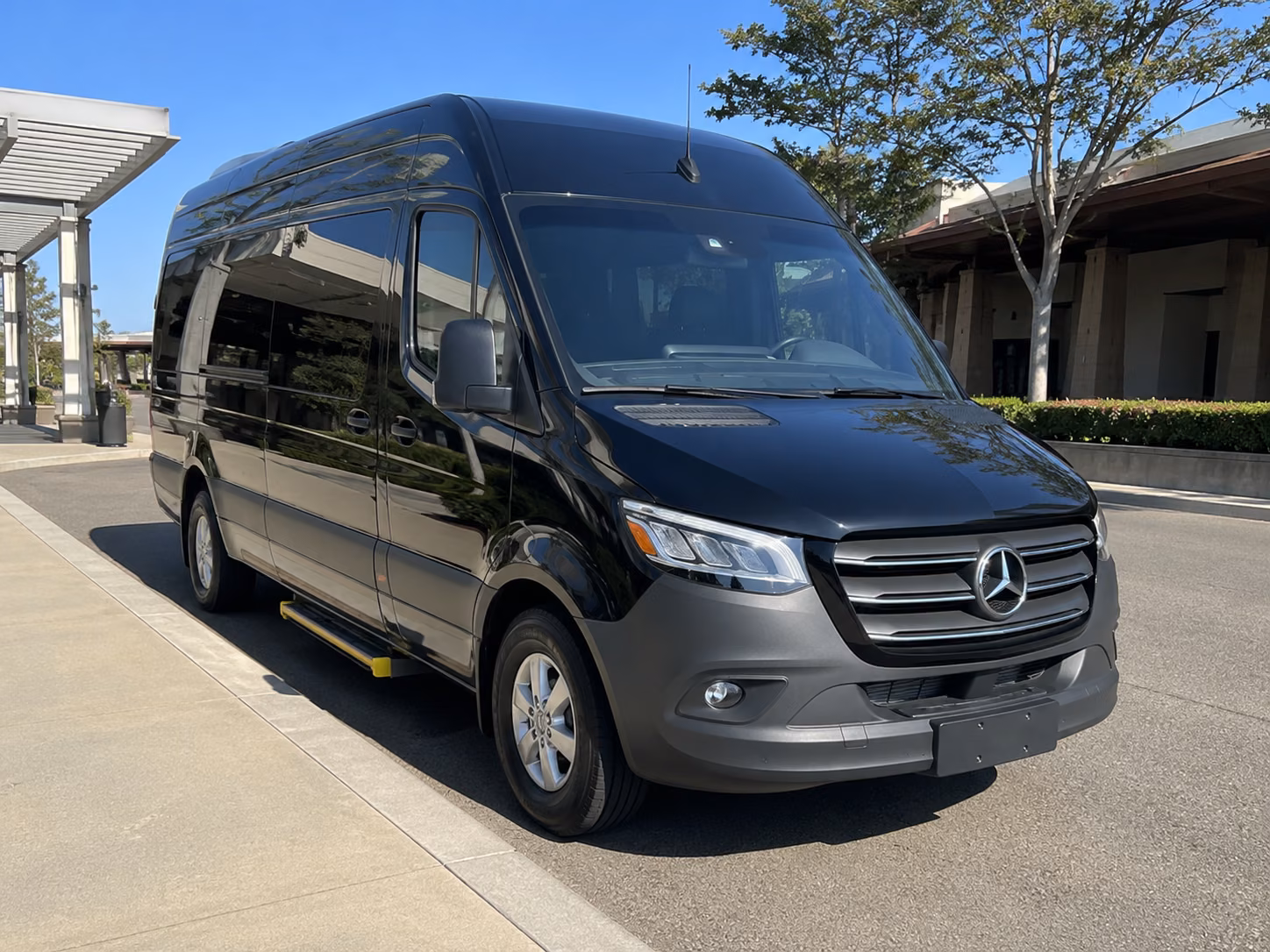 fairfield bus rentals for california road trips and oregon travel